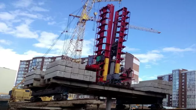 Влаштування паль вдавлюючим пристроєм ВП-250